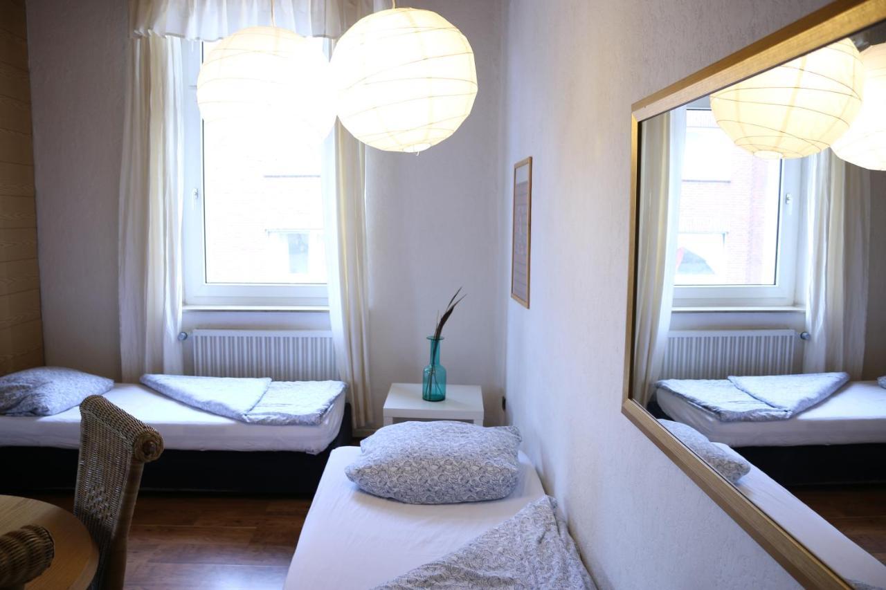 Moderne Studio: Business-Friendly Apartments in Oberhausen Oberhausen  Exterior photo