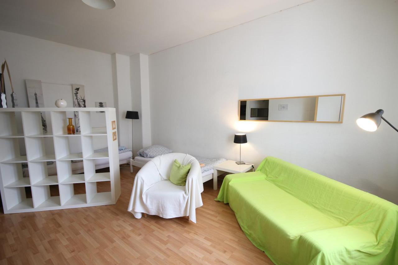 Moderne Studio: Business-Friendly Apartments in Oberhausen Oberhausen  Exterior photo