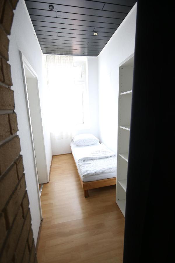 Moderne Studio: Business-Friendly Apartments in Oberhausen Oberhausen  Exterior photo