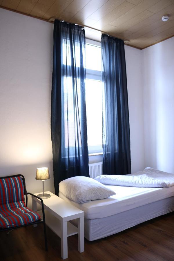 Moderne Studio: Business-Friendly Apartments in Oberhausen Oberhausen  Exterior photo