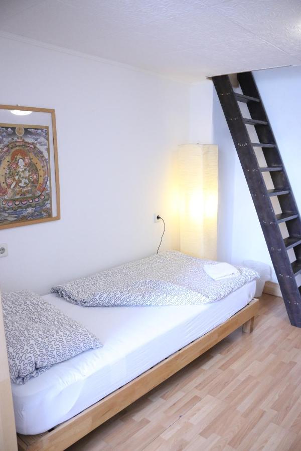 Moderne Studio: Business-Friendly Apartments in Oberhausen Oberhausen  Exterior photo